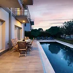 Mira Villa
