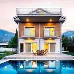 Mira Villa *