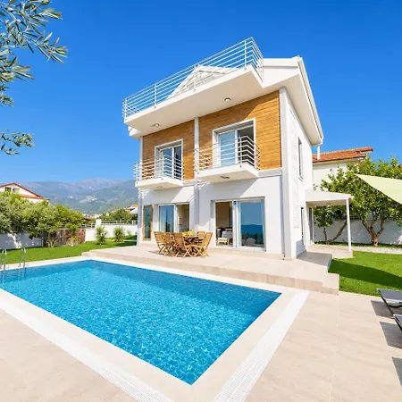 Mira Villa *