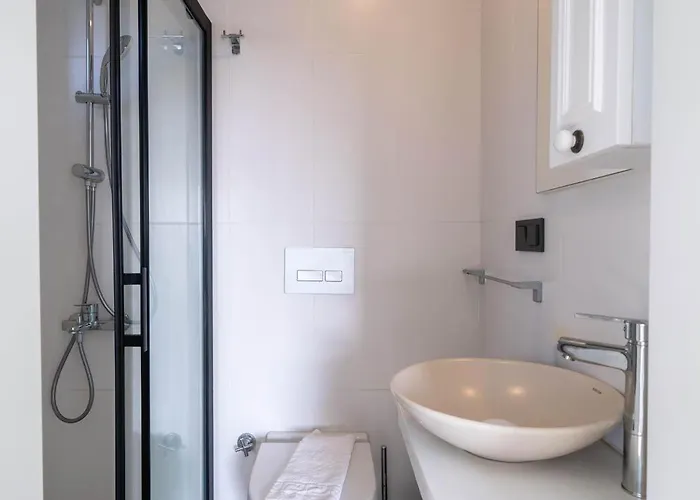 Mira Villa *